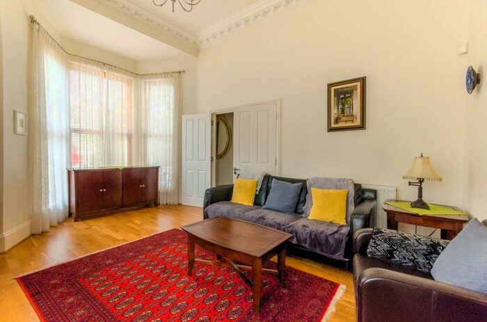 2 Bedroom Flat To Rent In Station Road, Barnet, EN5