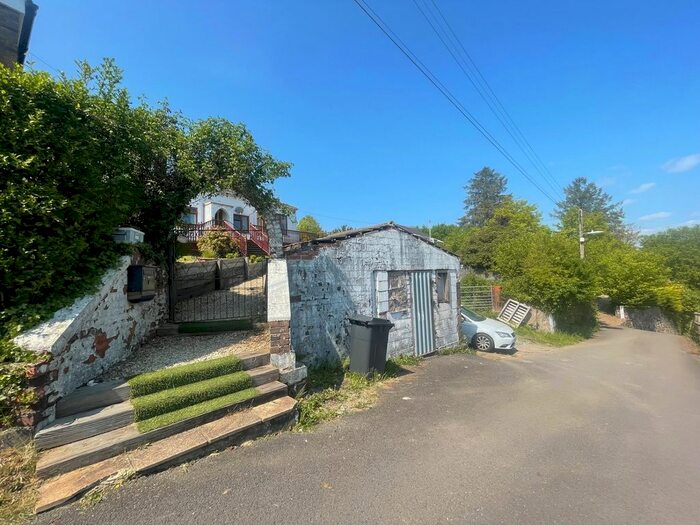 3 Bedroom Detached Bungalow For Sale In Ty Newydd, Seven Sisters, Neath