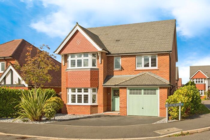 4 Bedroom Detached House For Sale In Wentwood Crescent, Leyland, Lancashire, PR25