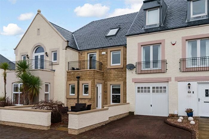 4 Bedroom Town House For Sale In Harbourside, Inverkip, Inverkip, Inverclyde, PA16