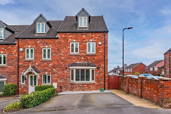 4 Bedroom End Of Terrace House For Sale In Progress Drive, Bramley, Rotherham, S66