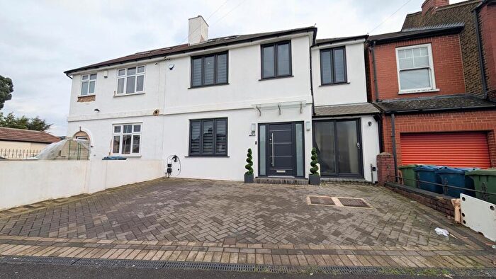 4 Bedroom House To Rent In Spencer Road, Harrow, HA3