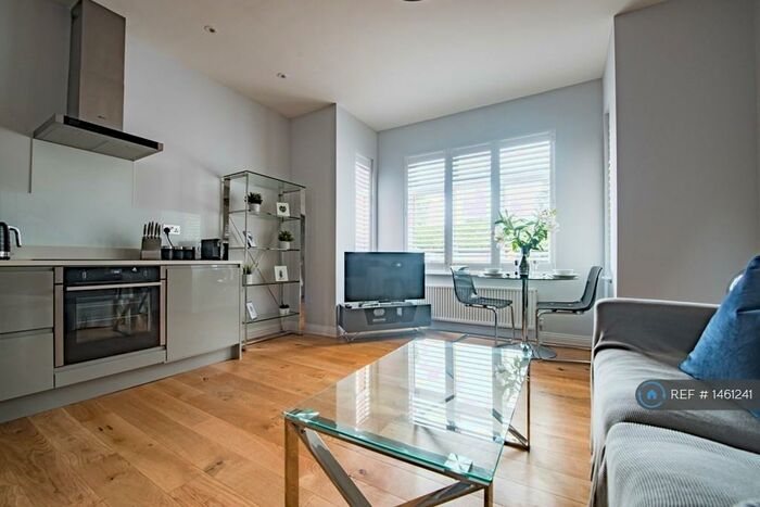 1 Bedroom Flat To Rent In Ashleigh, Ascot, SL5