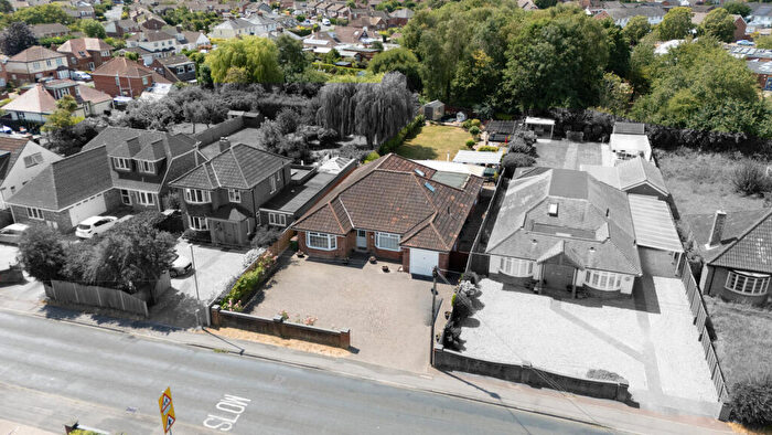 5 Bedroom Detached Bungalow For Sale In Hunts Pond Road, Park Gate, Southampton, SO31