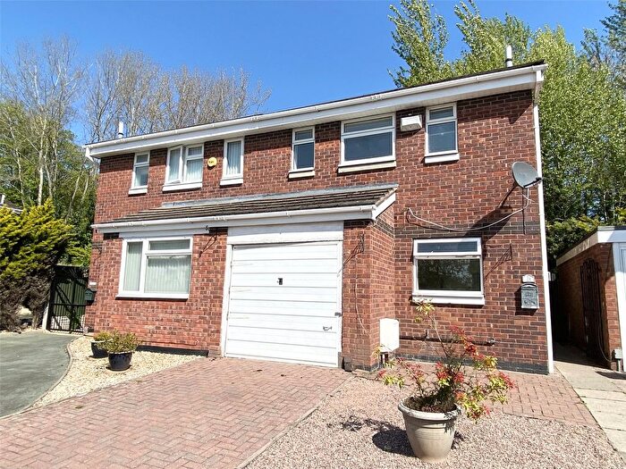 3 Bedroom Semi Detached House For Sale In Boscobel Close, Stirchley, Telford, Shropshire, TF3