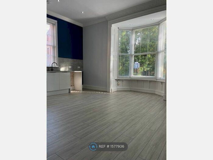 6 Bedroom Flat To Rent In Bank Parade, Preston, PR1