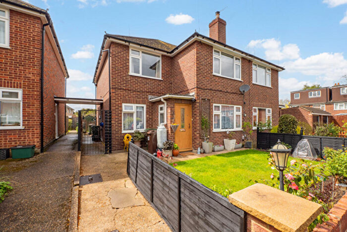 2 Bedroom Maisonette To Rent In Silverdale Close, Sutton, Surrey, SM1
