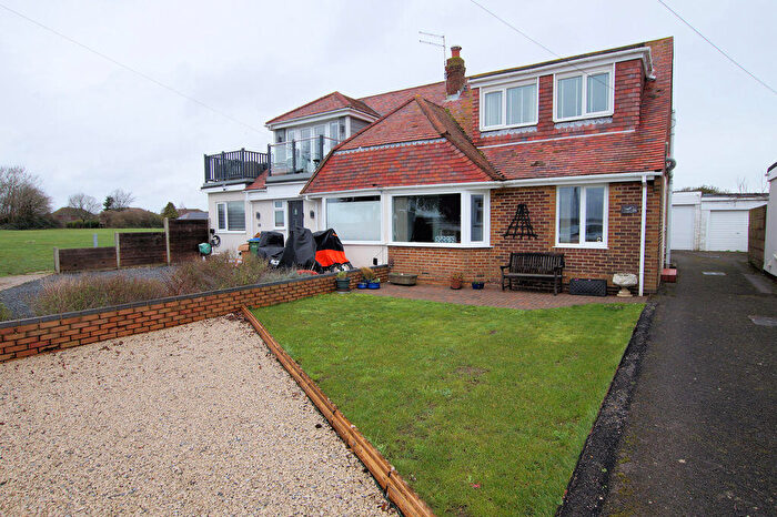 3 Bedroom Semi-Detached Bungalow For Sale In Alton Grove, Portchester, PO16
