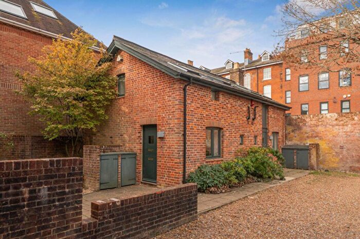 1 Bedroom Semi Detached House For Sale In St. Thomas Street, Winchester, SO23