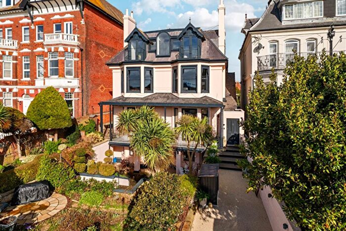 2 Bedroom Penthouse For Sale In South Parade, Southsea, Hampshire, PO5