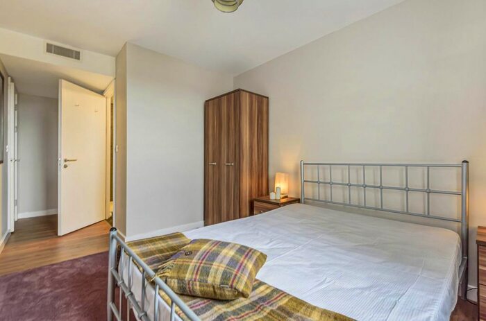 3 Bedroom Flat To Rent In Beeston Road, Beeston, Leeds, LS11