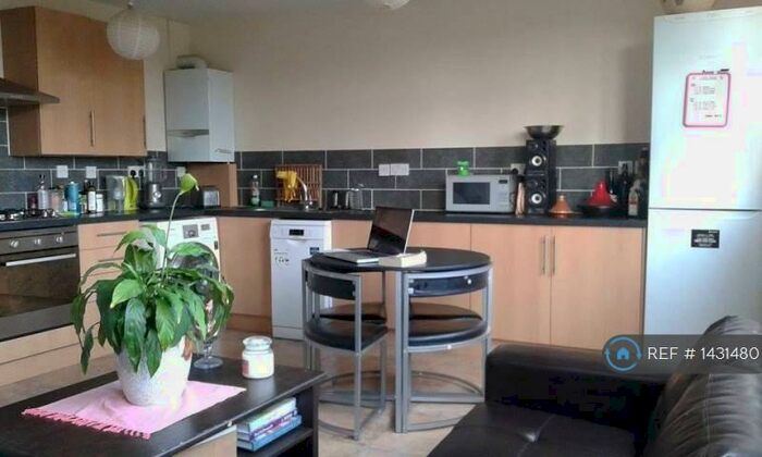 4 Bedroom Maisonette To Rent In Noble Court, London, E1