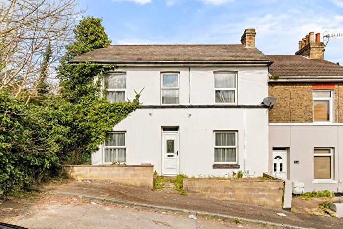 2 Bedroom End Of Terrace House For Sale In Woods Place, Dover, CT17