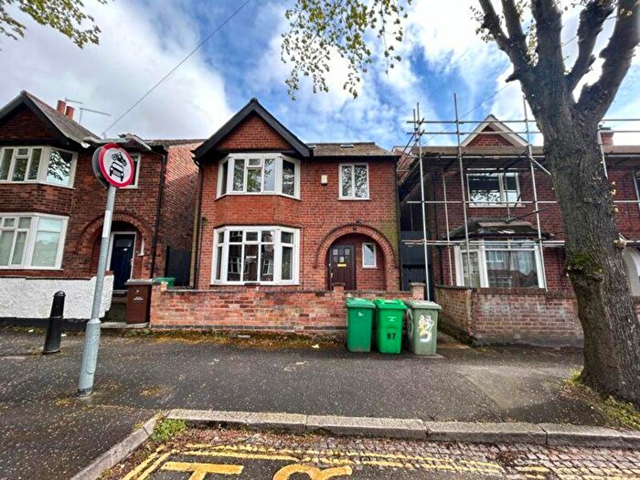 6 Bedroom House To Rent In Rolleston Drive, Nottingham, NG7