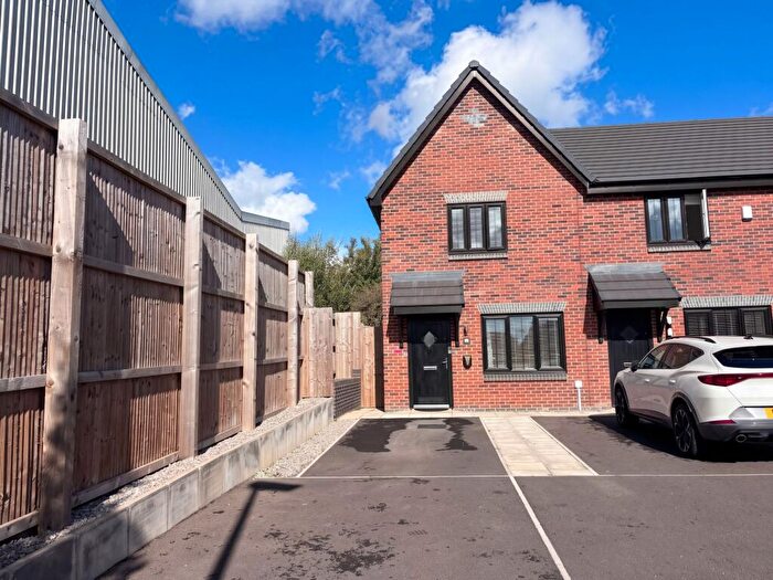 2 Bedroom End Of Terrace House For Sale In Weavers Close, Worsley, M28