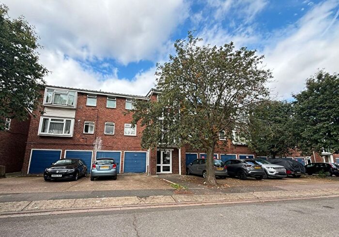 1 Bedroom Flat For Sale In Whernside Close, Thamesmead, London, SE28