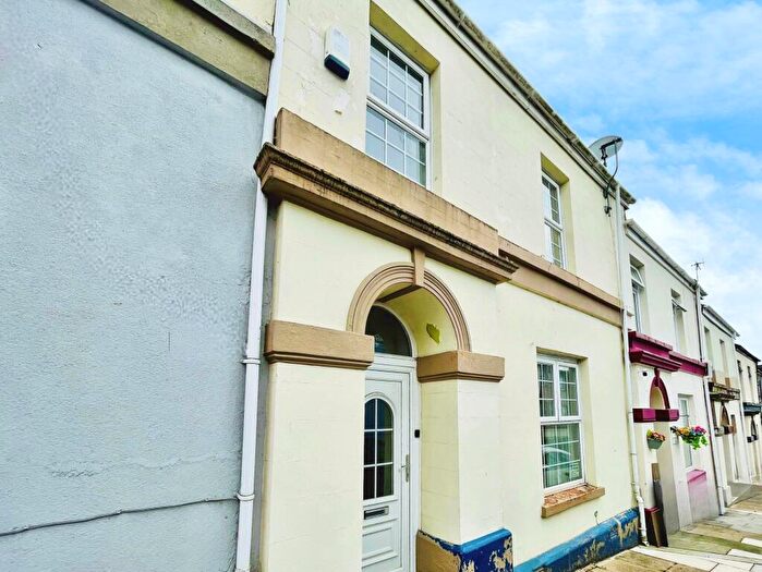 4 Bedroom Terraced House To Rent In Upper Thomas Street, CF47