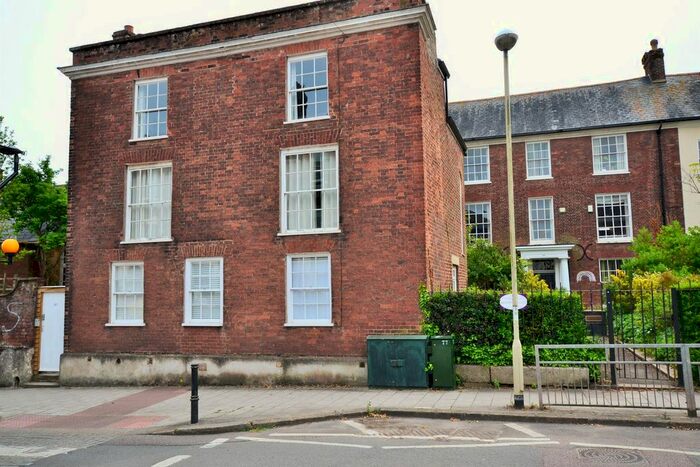 2 Bedroom Flat To Rent In St. Davids Hill, Exeter, EX4