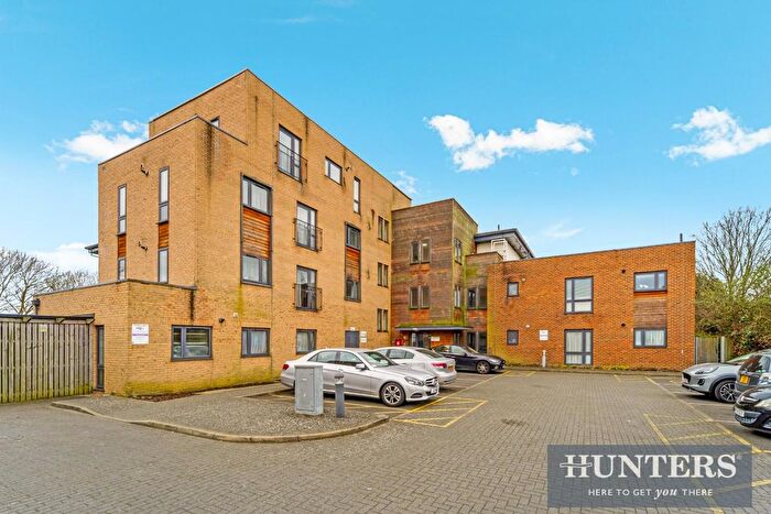 2 Bedroom Flat To Rent In Inverness Road, Hounslow, TW3