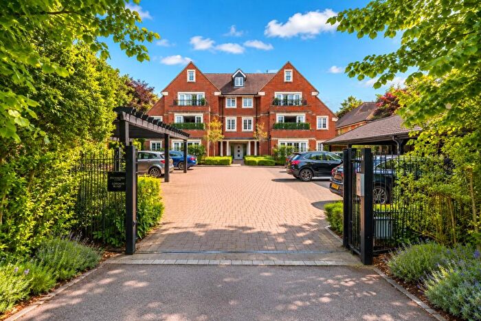2 Bedroom Apartment For Sale In London Road, St. Albans, AL1