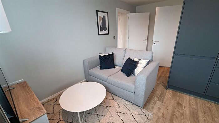 1 Bedroom Flat To Rent In Seymour Grove, Old Trafford, Manchester, M16