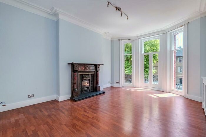 3 Bedroom Property To Rent In Oxford & Cambridge Mansions, Old Marylebone Road, London, NW1