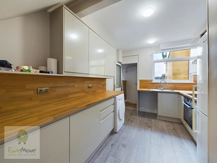 4 Bedroom Terraced House To Rent In Chatham Hill, Chatham, ME5