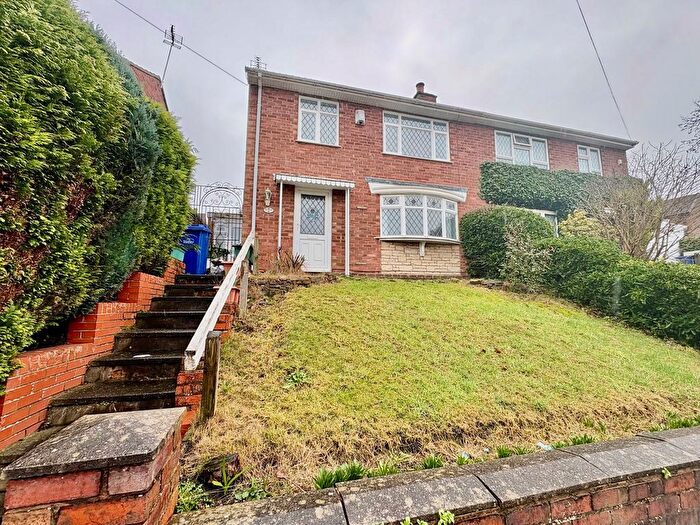 3 Bedroom Semi-Detached House To Rent In Brookside, Dudley, DY3