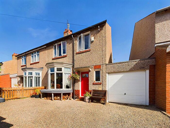 3 Bedroom Semi-Detached House For Sale In Hermiston, Monkseaton, NE25