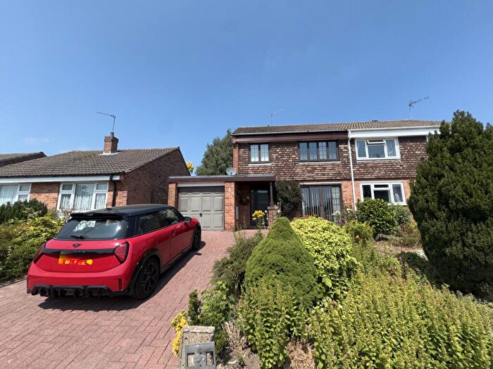 3 Bedroom Semi-Detached House For Sale In Rutland Road, Nottingham, NG16