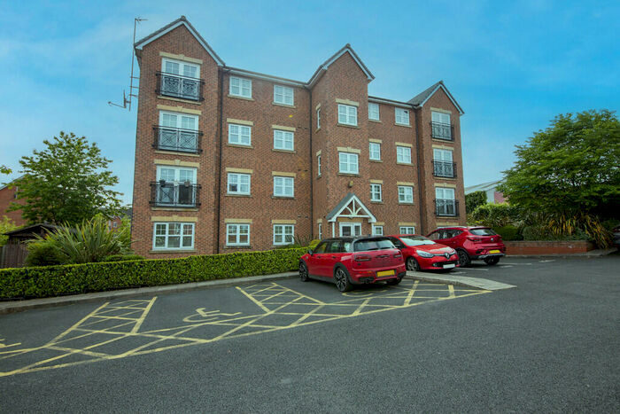 2 Bedroom Apartment To Rent In Clayborne Court, Atherton, M46