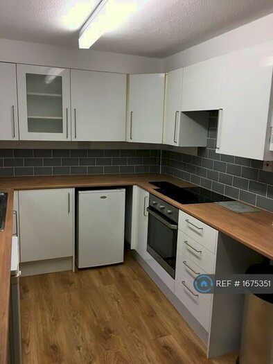 1 Bedroom Flat To Rent In Prospect Place, Pembroke Dock, SA72