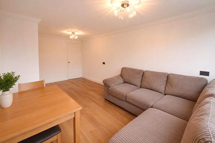 2 Bedroom Apartment To Rent In Ray Lodge Road, Woodford Green, IG8
