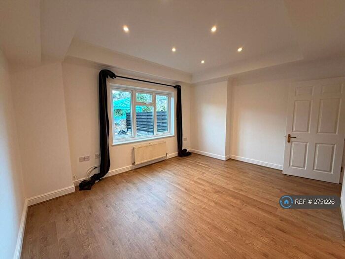 2 Bedroom Flat To Rent In Brighton Road, Purley, CR8