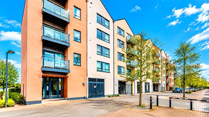 1 Bedroom Flat For Sale In Mace House, Union Lane, Isleworth, Gretaer London, TW7