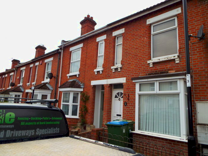 2 Bedroom House To Rent In Berkeley Road, Polygon, SO15