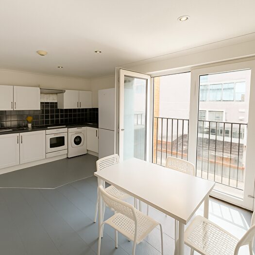 3 Bedroom Flat To Rent In Chalton Street, NW1