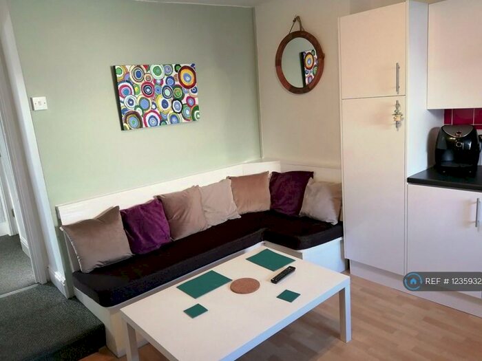 2 Bedroom Flat To Rent In Prospect Street, Plymouth, PL4