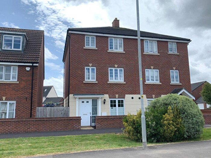 4 Bedroom Town House To Rent In Skylark Road, Melksham, SN12