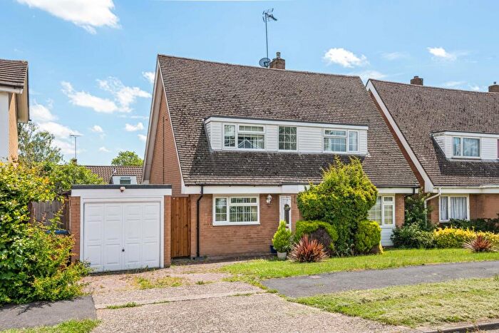 3 Bedroom Detached House For Sale In The Ryde, Hatfield, AL9