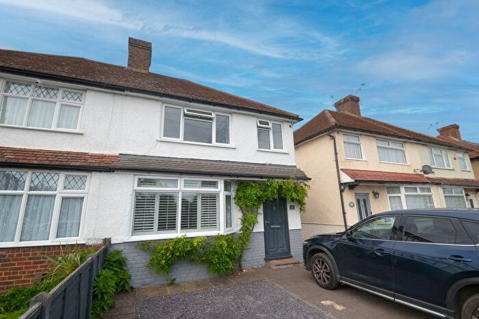 3 Bedroom Semi-Detached House To Rent In Byron Road, Addlestone, KT15