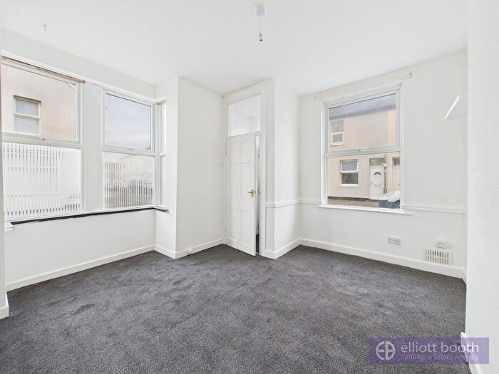 2 Bedroom Barn Conversion To Rent In Harrison Street, Blackpool, FY1