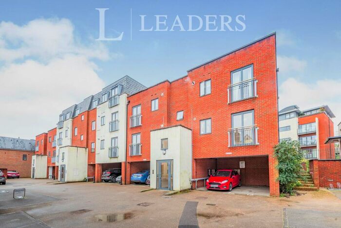 2 Bedroom Property To Rent In Barnes Mews, Horsham, RH12