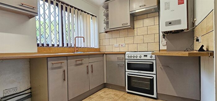 2 Bedroom End Of Terrace House To Rent In Meadowcroft Glade, Westfield, S20