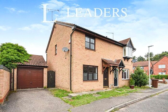 3 Bedroom Semi-Detached House To Rent In Burton Place, CM2