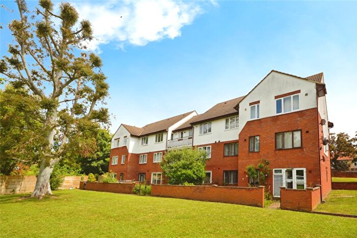 2 Bedroom Flat To Rent In Whitton Road, Hounslow, TW3