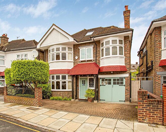 5 Bedroom Detached House For Sale In Penrhyn Crescent, East Sheen, SW14