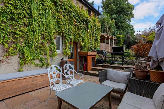 4 Bedroom End Of Terrace House To Rent In High Street Portslade, BN41