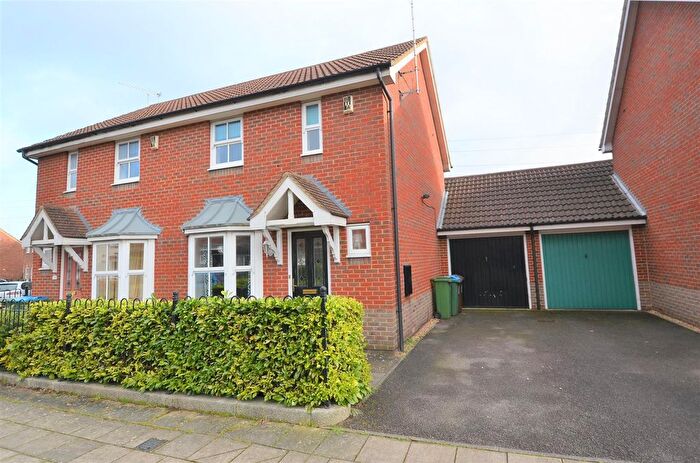 2 Bedroom Property To Rent In Horton Close, Aylesbury, HP19