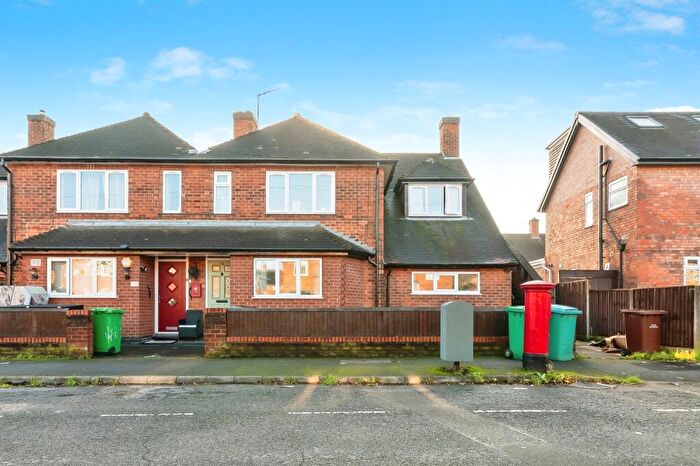 2 Bedroom Maisonette For Sale In Ainsley Road, Nottingham, NG8